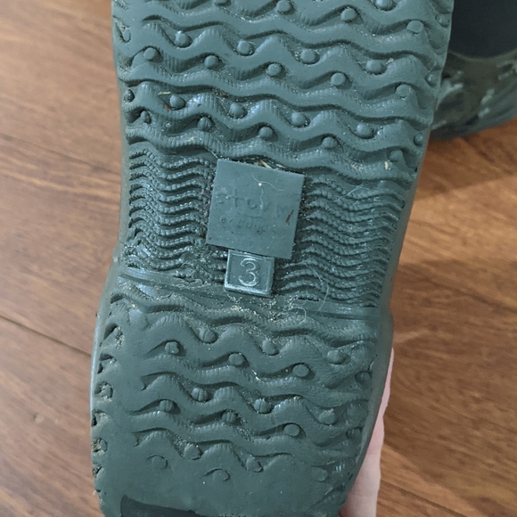 STORM Boots Size 3 - Picture 2 of 2
